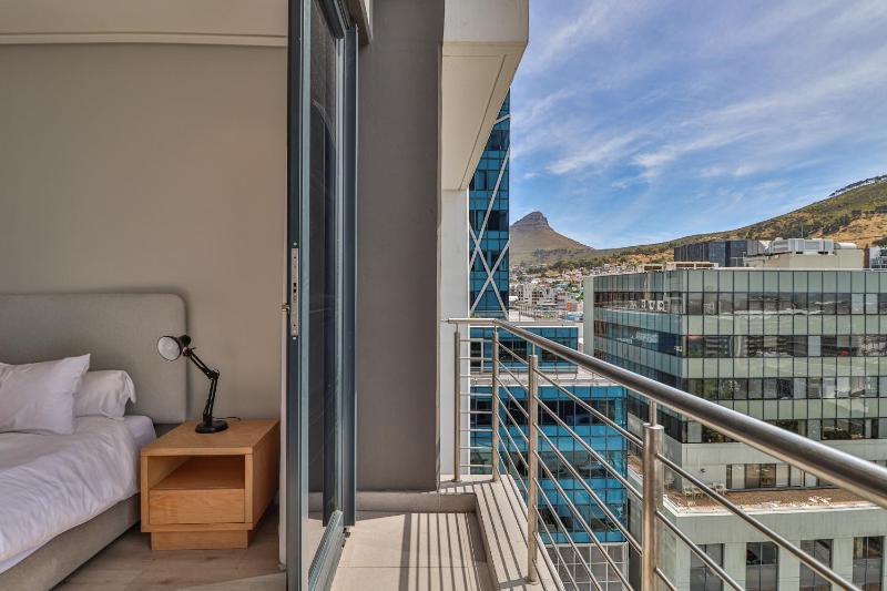 One-Bedroom Apartment image 3