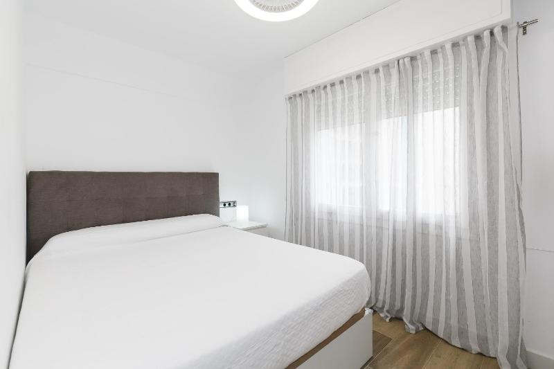 UHC ONDINA APARTMENTS - image 8