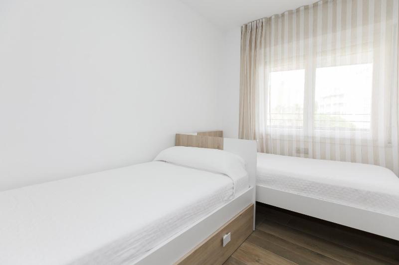 UHC ONDINA APARTMENTS - image 2