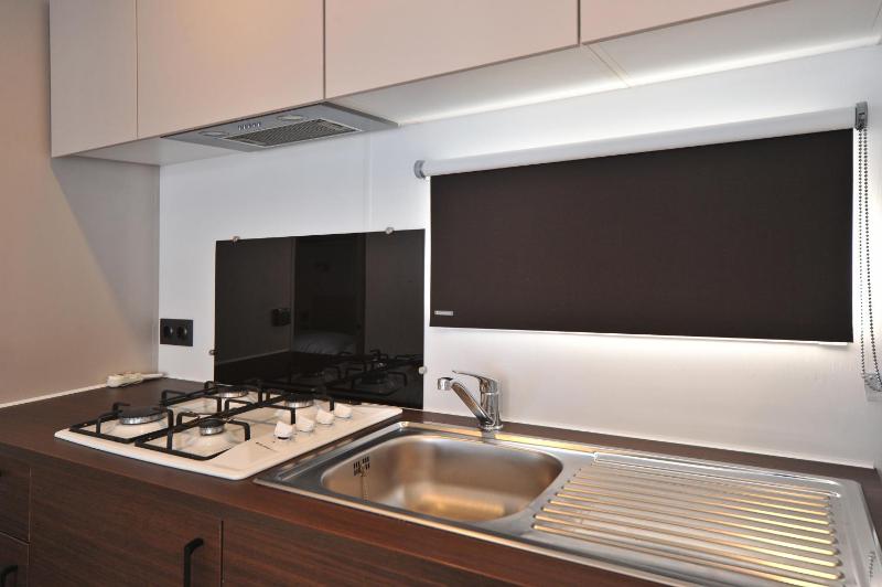 Mobile Home image 3