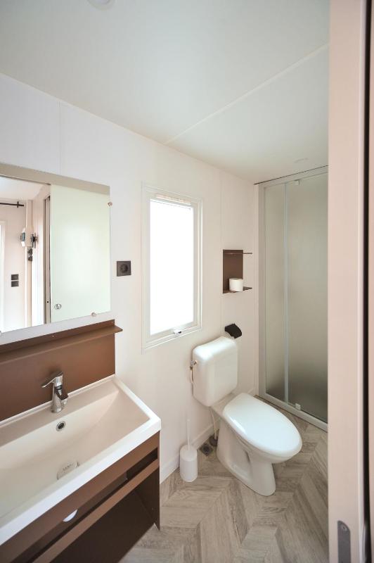 Mobile Home image 2