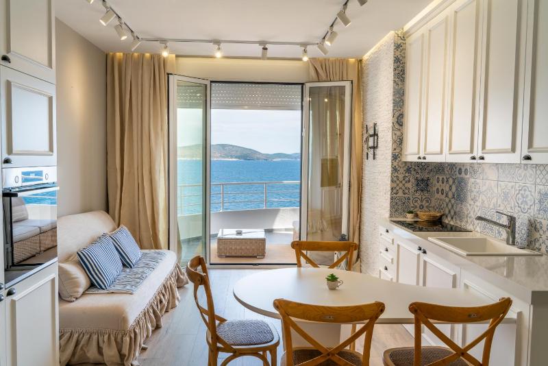 Apartment with Sea View image 1