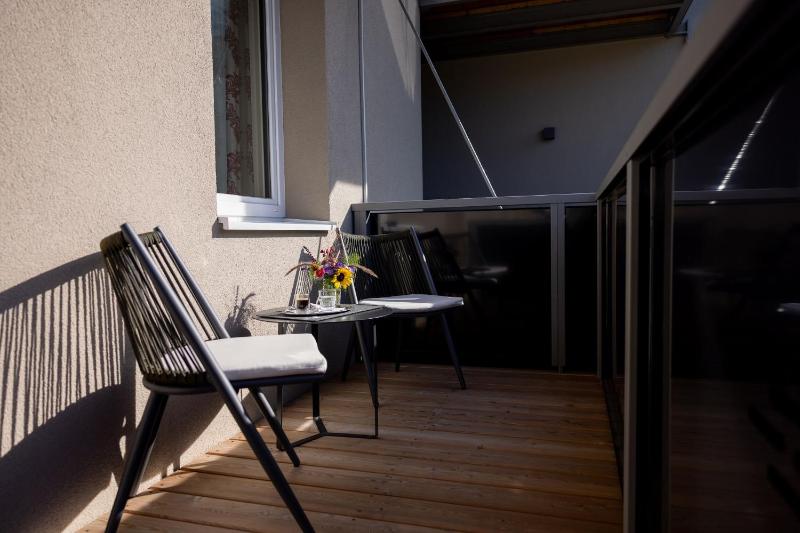 Comfort Plus Balcony image 2