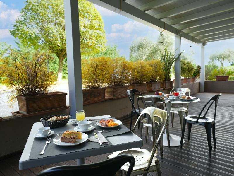 La Meridiana Bleisure Hotel - image 12