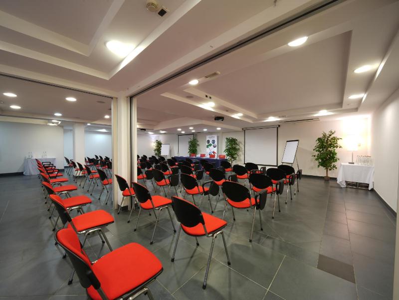 La Meridiana Bleisure Hotel - image 32