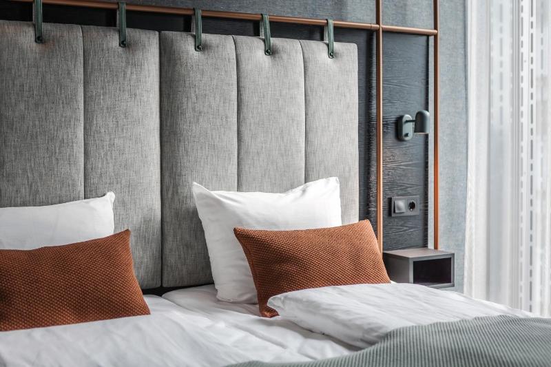 Standard Twin Room image 1