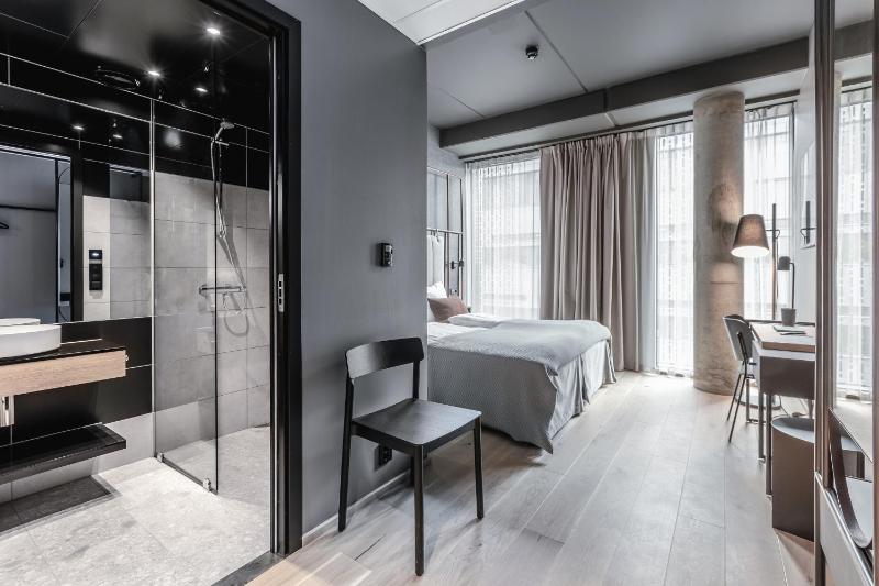 Standard Double Room image 3