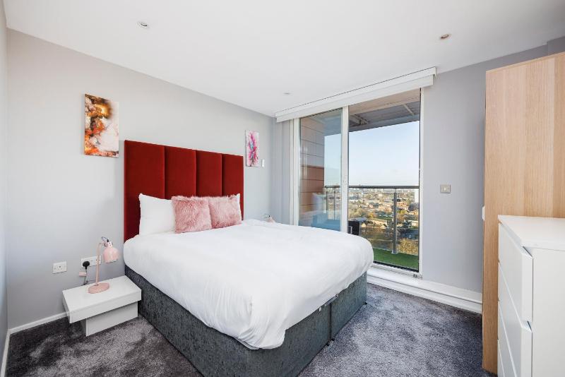 Apartment with Balcony image 4