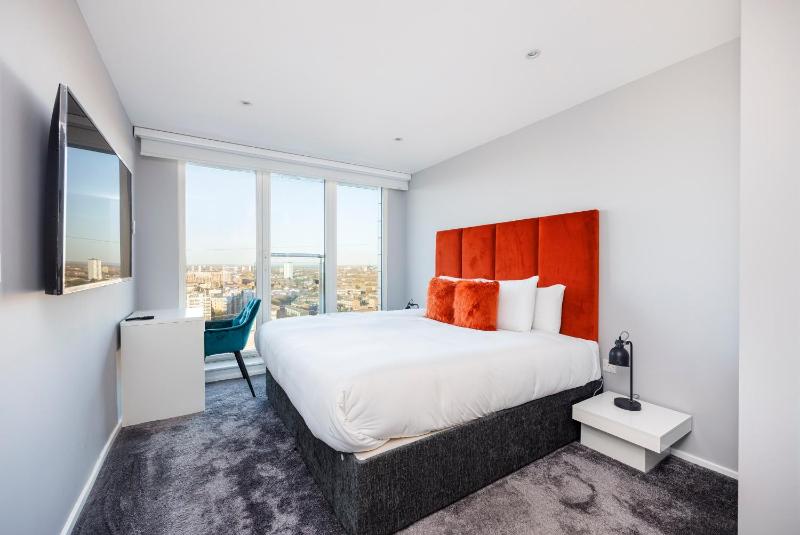 Apartment with Balcony image 3