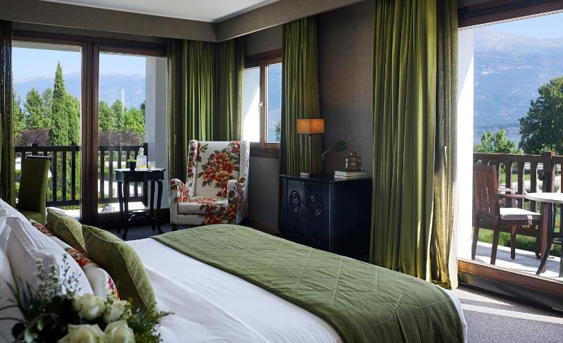 Double or Twin Room image 4