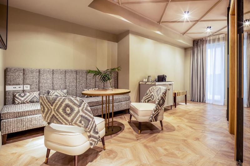 Junior Suite image 1