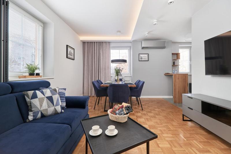 Apartment in The Heart of Wrocław by Renters Prestige - image 2