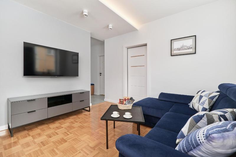 Apartment in The Heart of Wrocław by Renters Prestige - image 6