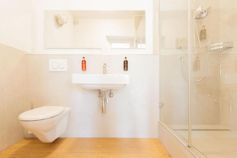 Junior Suite with Balcony image 4