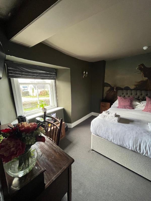 Double Room image 3