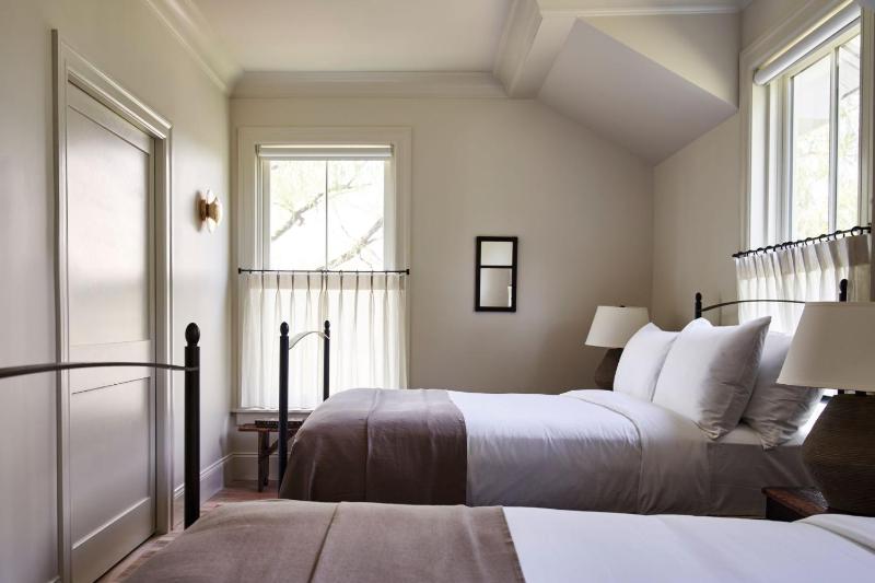 Double or Twin Room image 2