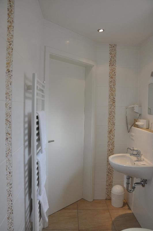 Double or Twin Room image 3