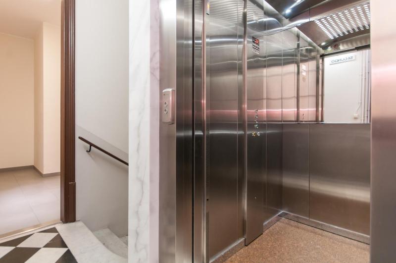 Deluxe Two-Bedroom Apartment H4 image 2