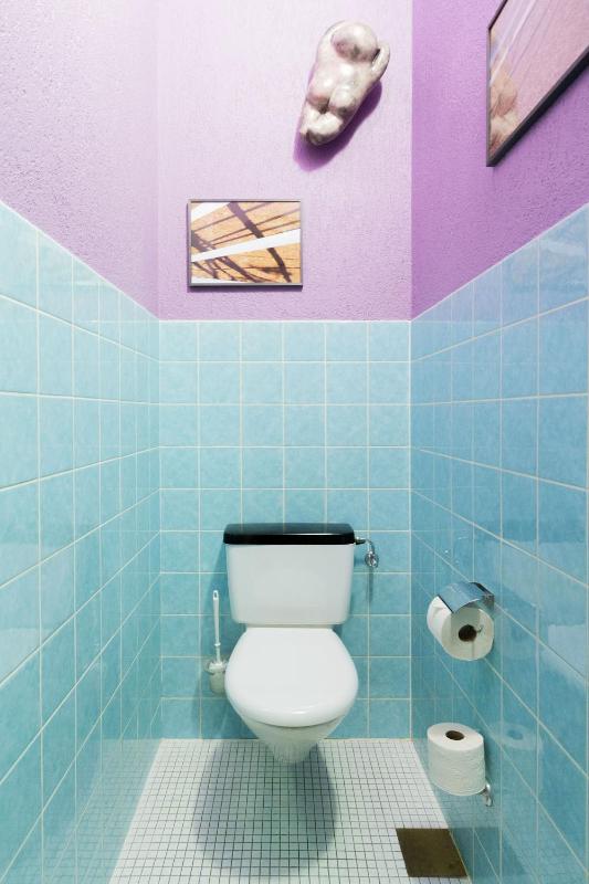 Single Room with Shared Toilet image 3