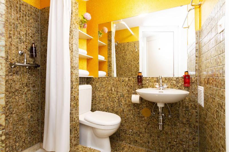 Single Room image 2