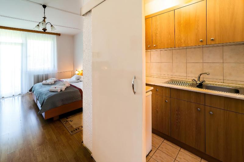 Superior Double Room with Two Double Beds image 3