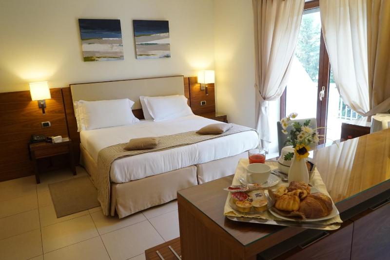 Superior Double Room image 4