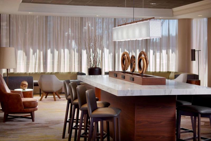 Sonesta Select Atlanta Cumberland Galleria Ballpark - image 3