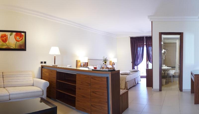 Junior Suite image 2