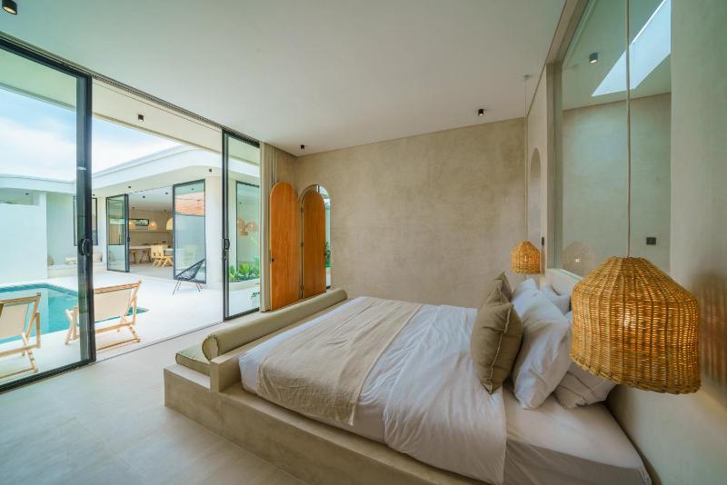 Villa Leros - Modern Chic 2BR Mediterranean Villa in Canggu! - image 19