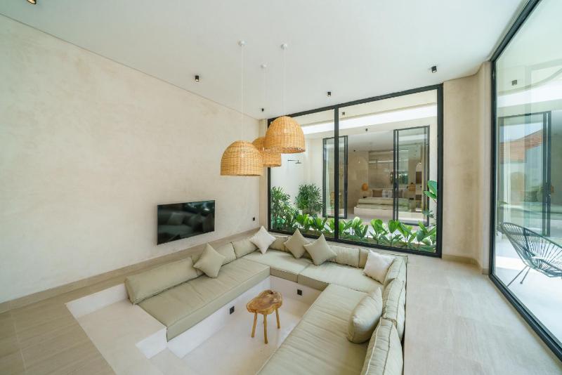 Villa Leros - Modern Chic 2BR Mediterranean Villa in Canggu! - image 15