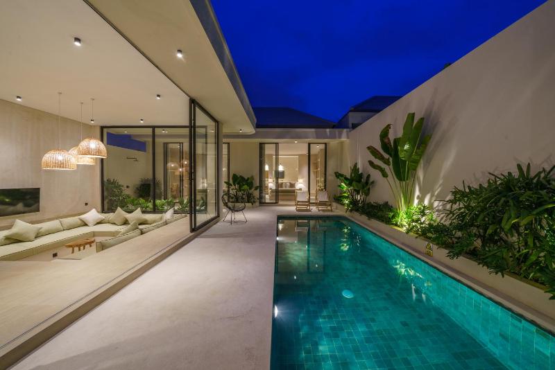 Villa Leros - Modern Chic 2BR Mediterranean Villa in Canggu! - image 18