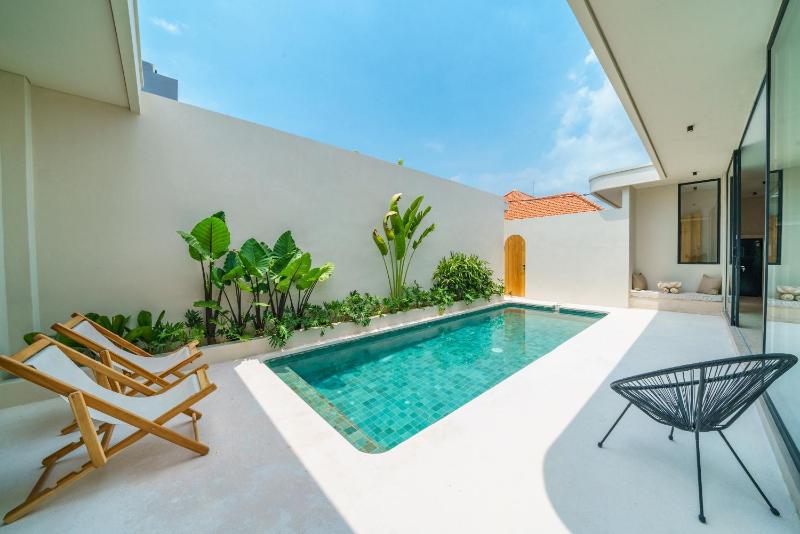 Villa Leros - Modern Chic 2BR Mediterranean Villa in Canggu! - image 28