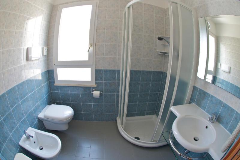 Triple Room image 3