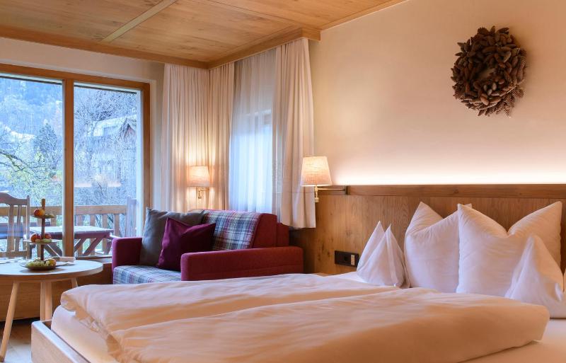 Double Room with Garden View image 4