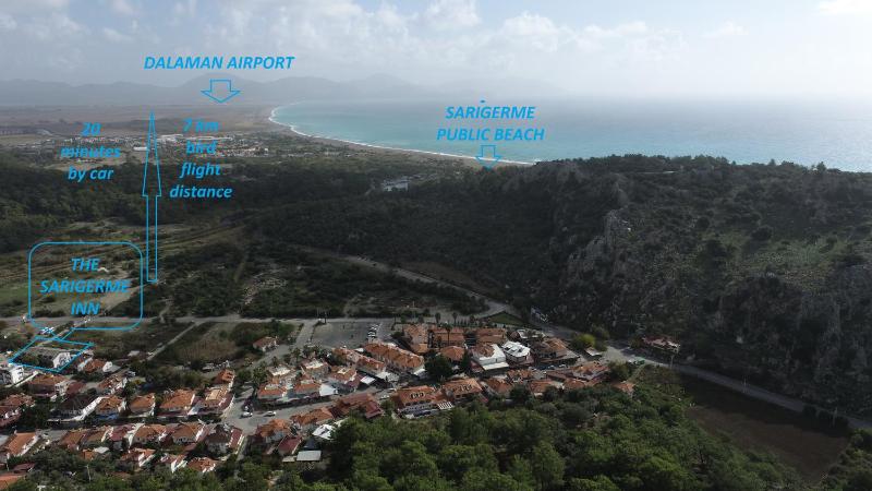 Junior Suite with Pool View image 2