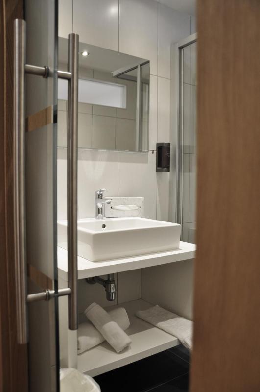 Economy Single Room image 4