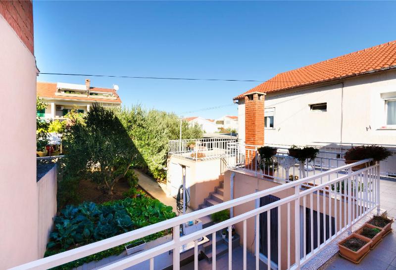 Apartment Violet - image 13