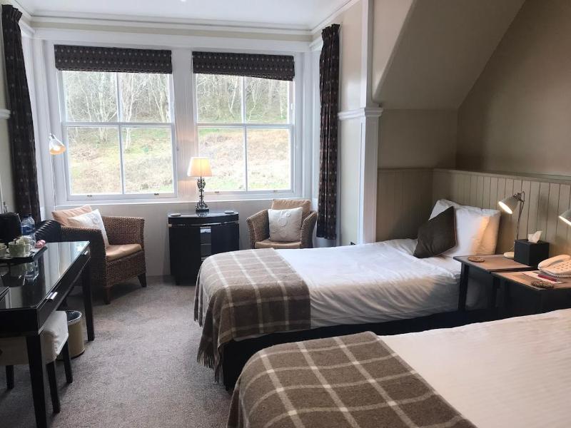 Main House Room with Garden View image 3