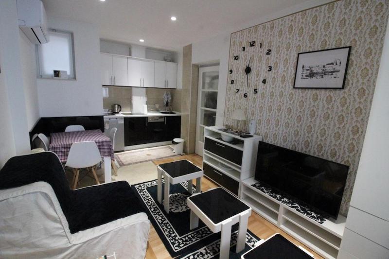 Dučić Apartment - image 7