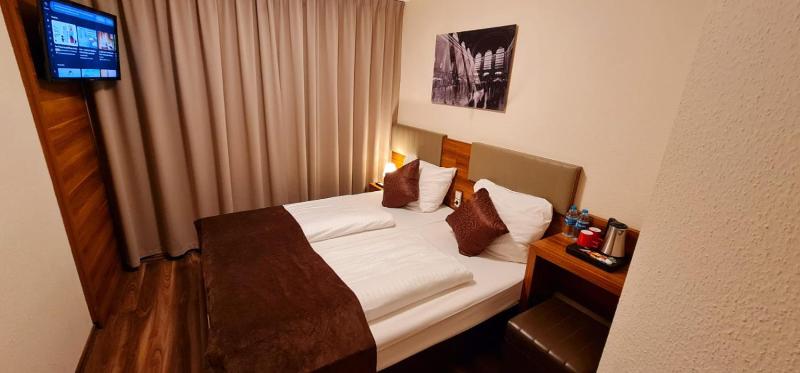 Hotel Frankfurt Messe - image 8