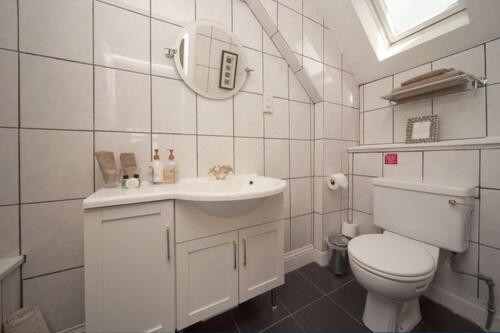 Main House Sea View Double or Twin Room image 4
