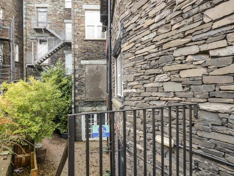 Dixon Court - image 49