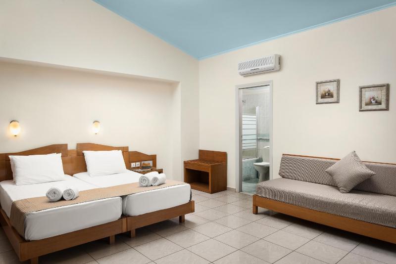 Double or Twin Room image 3