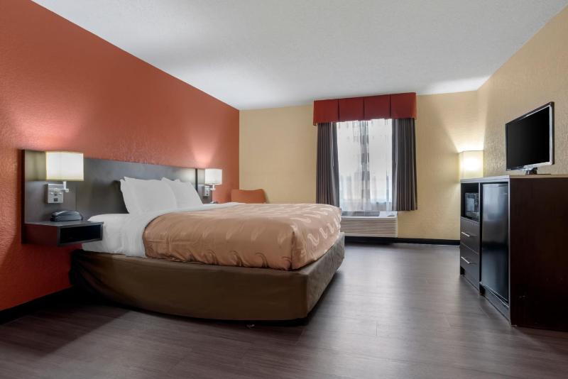King Room - Accessible/Non-Smoking image 1