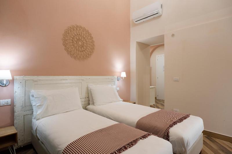 Tredici Boutique Rooms - image 12