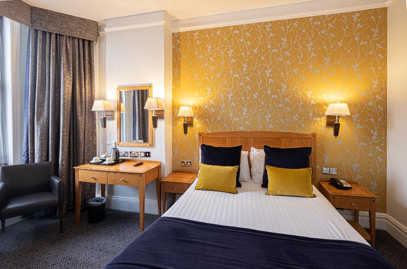 Standard Double or Twin Room with Air conditioning image 4