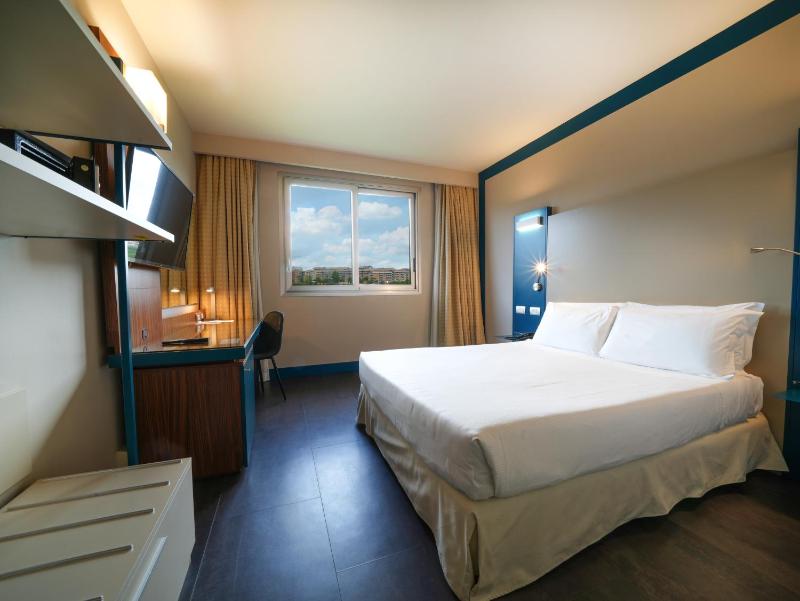 Superior Double Room image 2