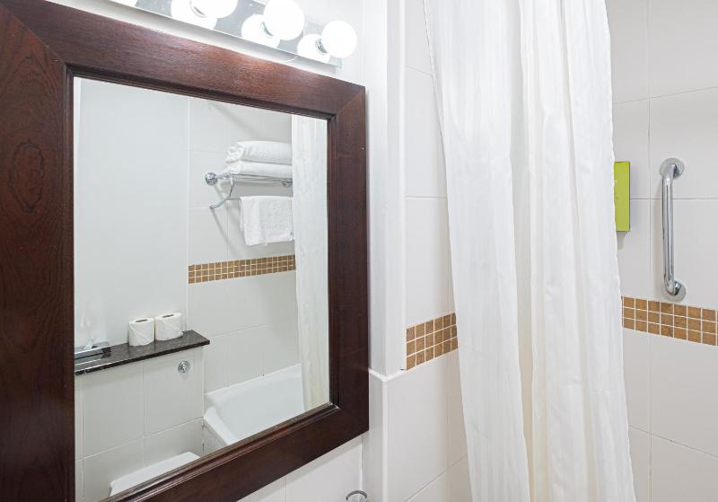Superior Double or Twin Room with Air Conditioning image 2