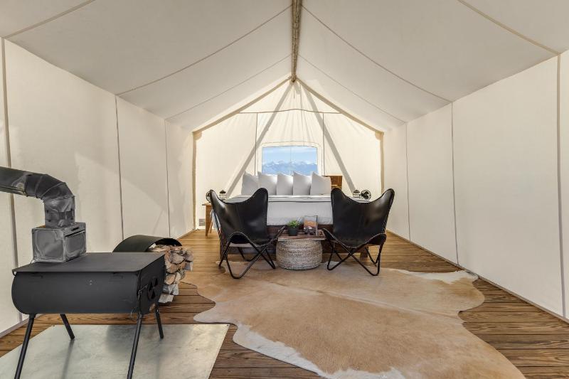 Safari Tent with Shared Bathroom image 3