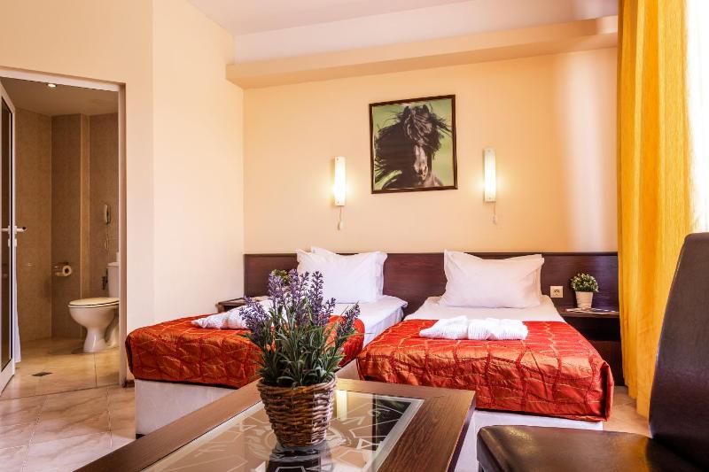 Double or Twin Room without Balcony image 4